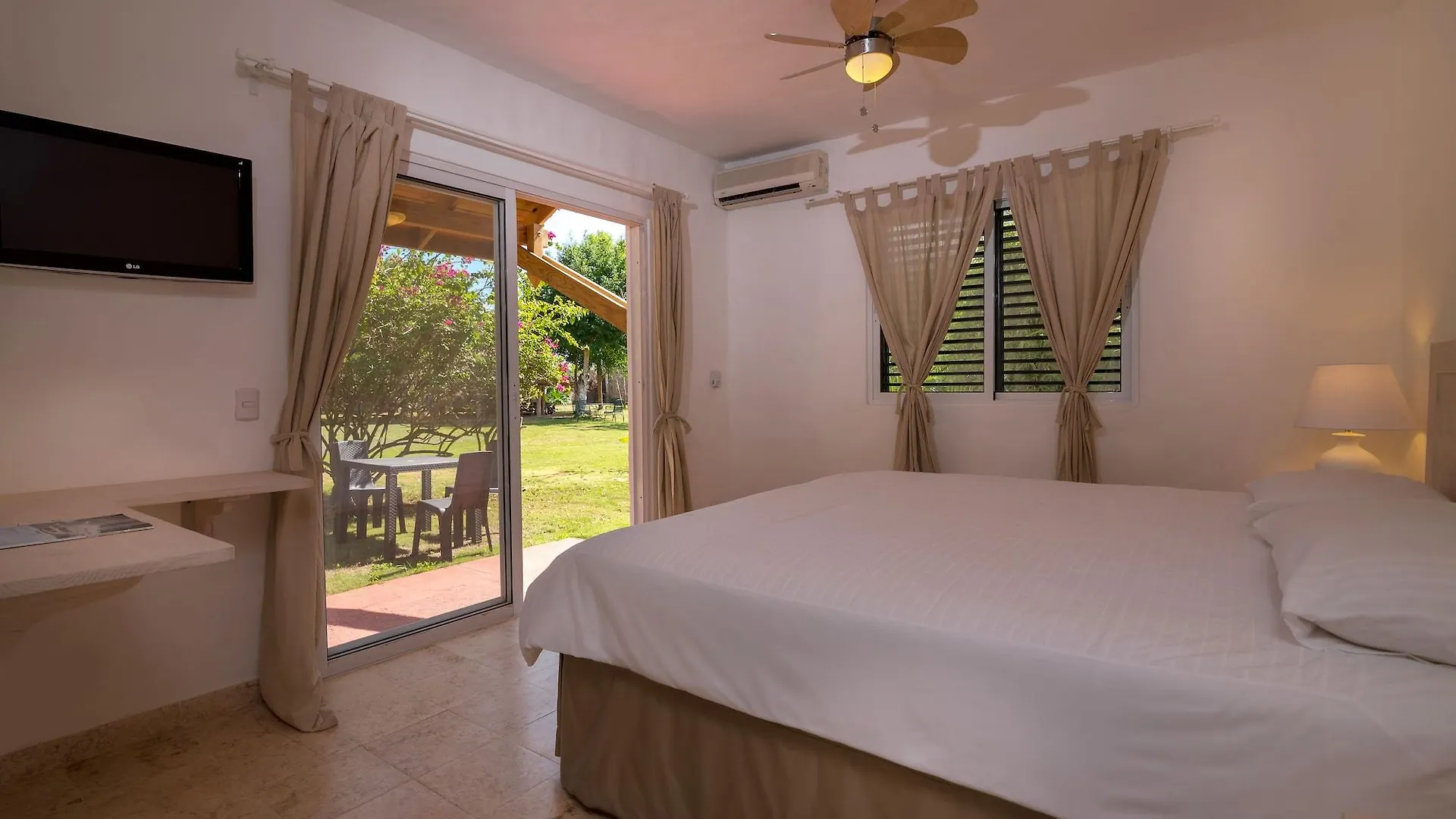 Hotel Caserma La Romana 3*,